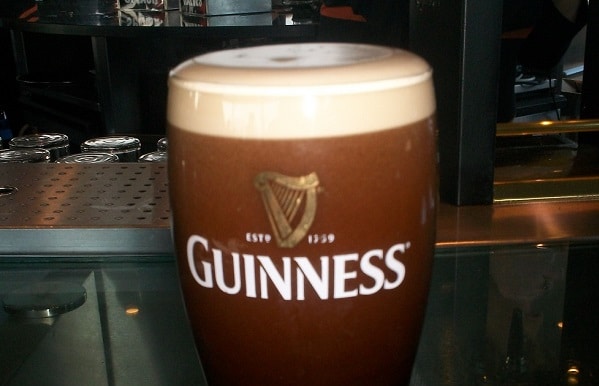 Tout savoir sur la Guinness, la bière brune préférée des Irlandais